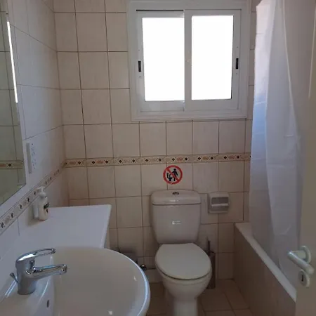 Paradise Gardens - Superb Large 3 Bed 2 Bath * Paphos