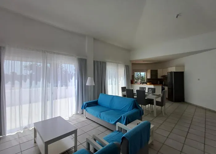 Paradise Gardens - Superb Large 3 Bed 2 Bath アパート パ フォス