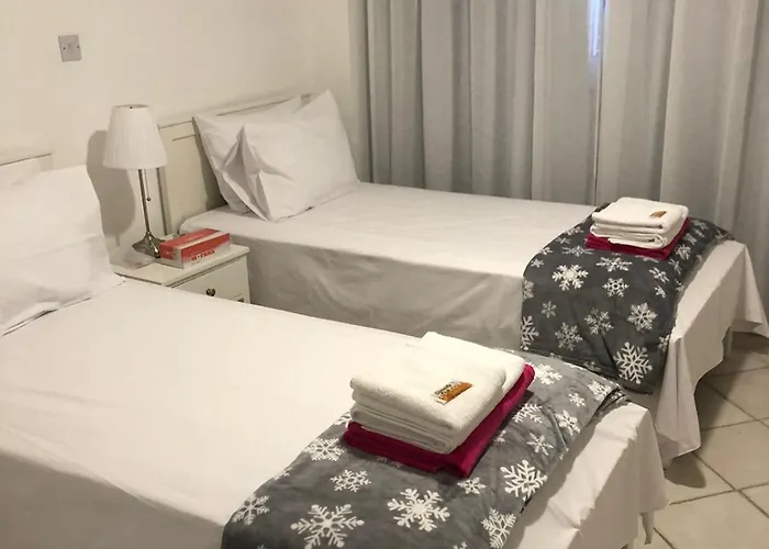 Paradise Gardens - Superb Large 3 Bed 2 Bath パ フォス