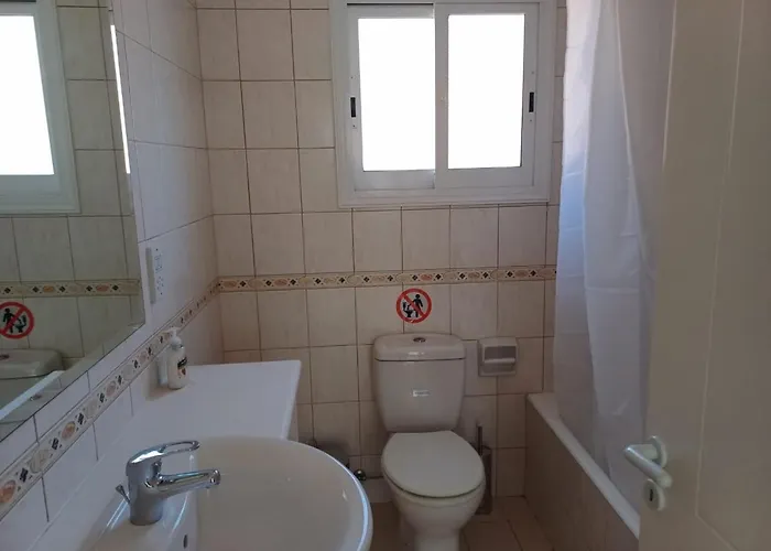 Paradise Gardens - Superb Large 3 Bed 2 Bath * パ フォス