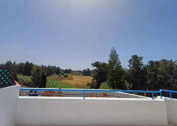 Paradise Gardens - Superb Large 3 Bed 2 Bath *