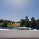 Paradise Gardens - Superb Large 3 Bed 2 Bath *