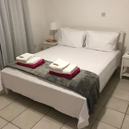 Paradise Gardens - Superb Large 3 Bed 2 Bath 아파트 파포스