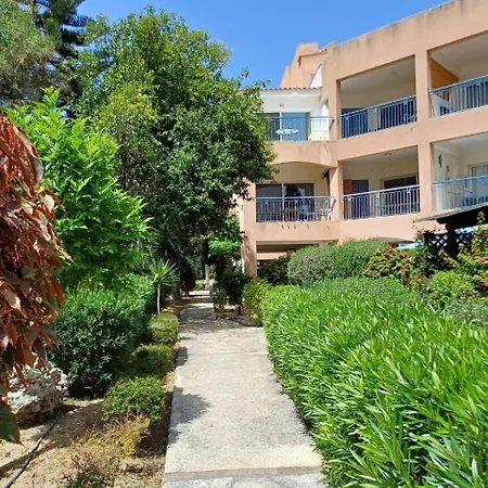 Paradise Gardens - Superb Large 3 Bed 2 Bath Apartman *